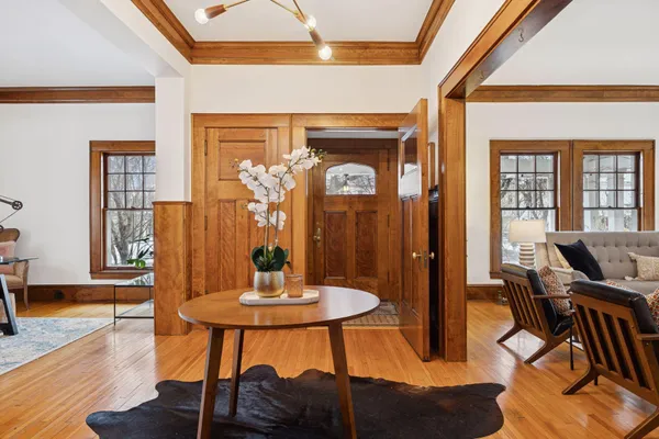 $1,300,000 | 1912 Irving Avenue South, Minneapolis, MN 55403