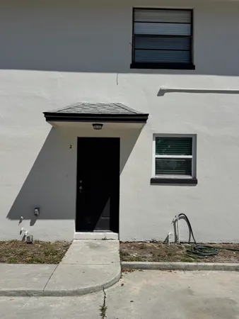 $1,600 | 910 Wagner Place, Unit 2, Fort Pierce, FL 34982