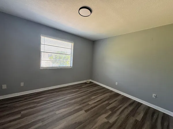 $1,600 | 910 Wagner Place, Unit 2, Fort Pierce, FL 34982