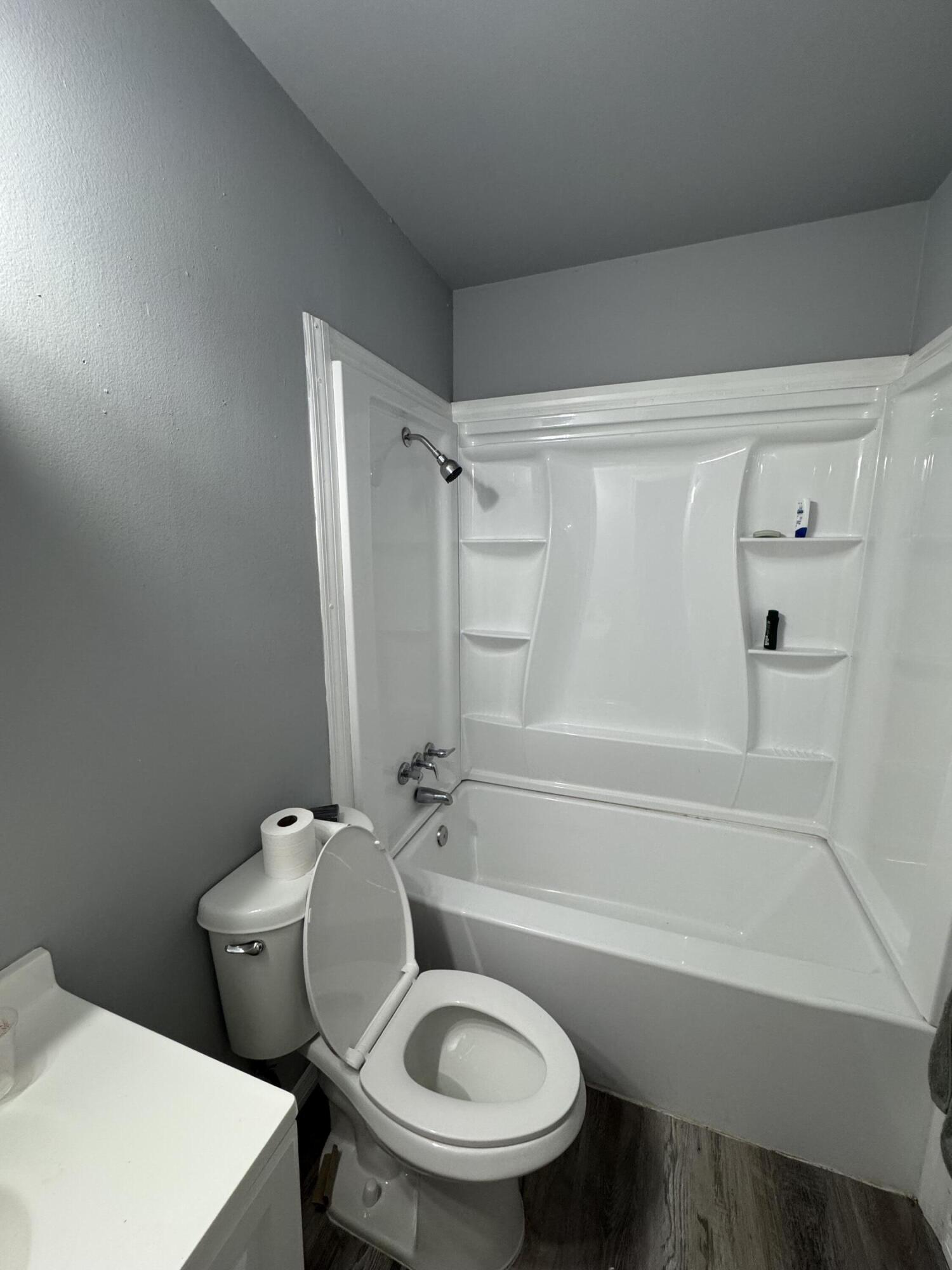 910 Wagner Place, Unit 2 Fort Pierce, FL 34982 - Photo 9 of 11 IMG_9126