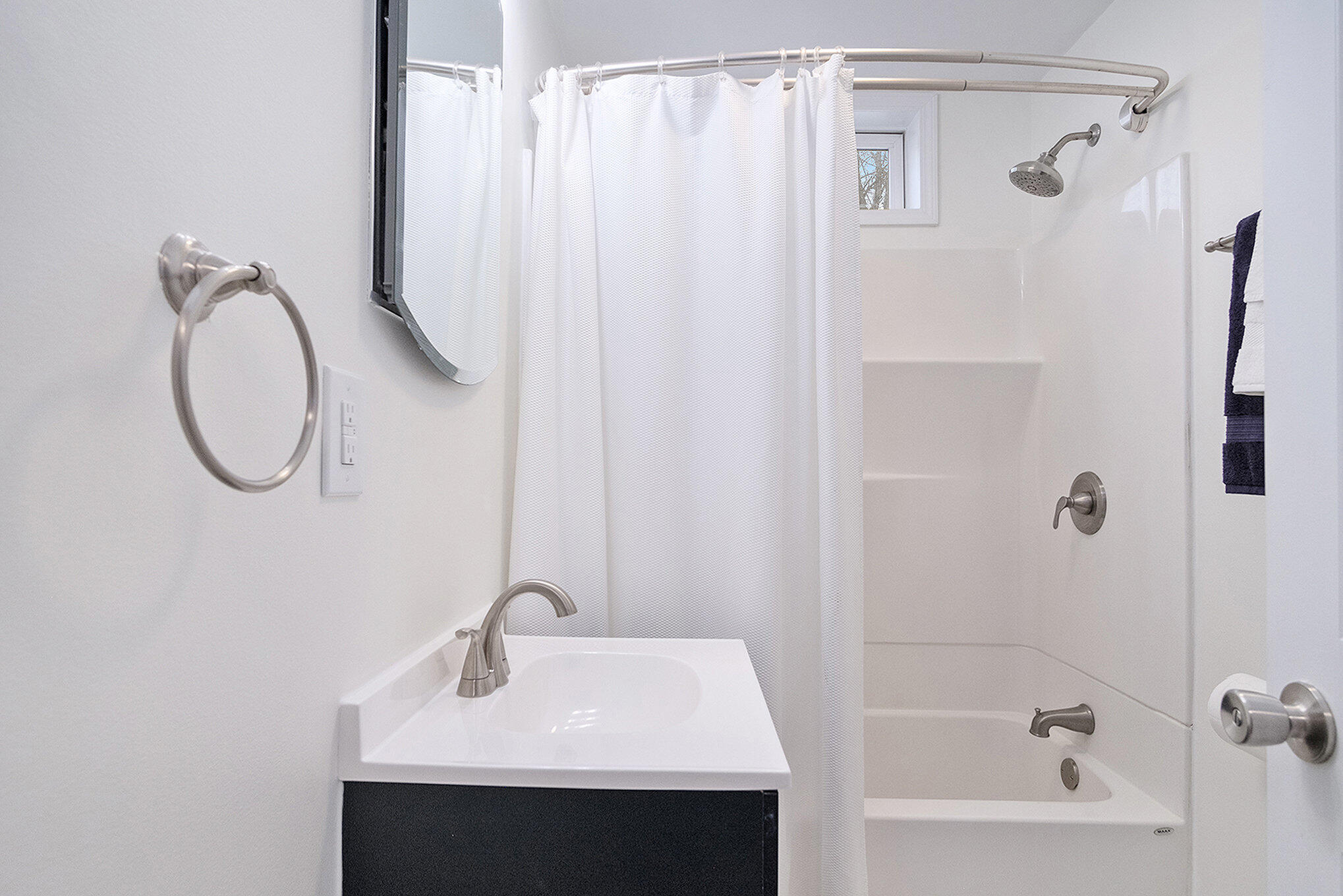 1198 Blair Street Jenison, MI 49428 - Photo 11 of 39 Full bathroom