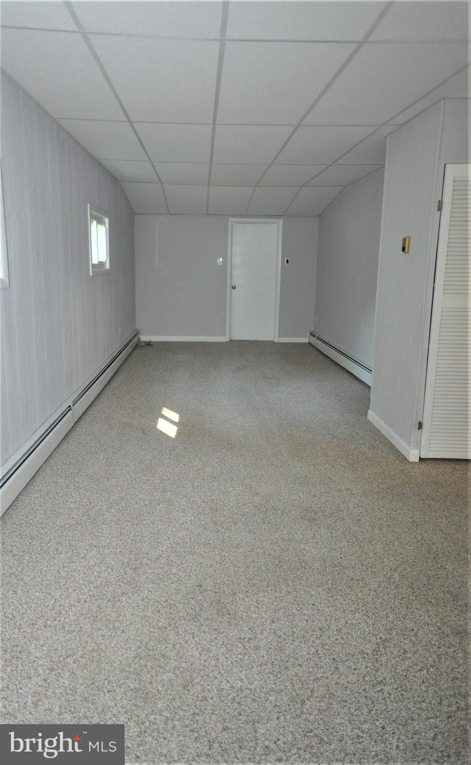 68 Hollow Road Levittown, PA 19056 - Photo 6 of 27 Gallery Image 6