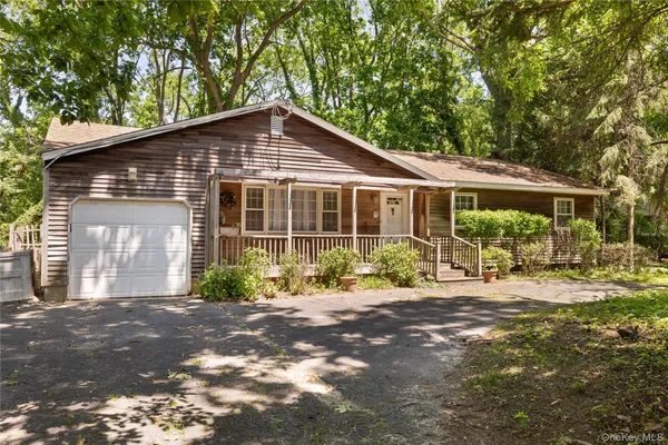 $649,000 | 123 Lower Sheep Pasture Road, East Setauket, NY 11733