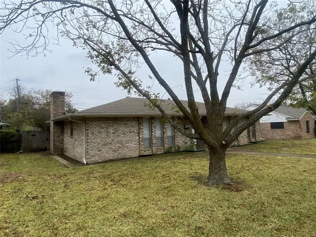 $244,900 | 876 Dogwood Trail, Lancaster, TX 75146