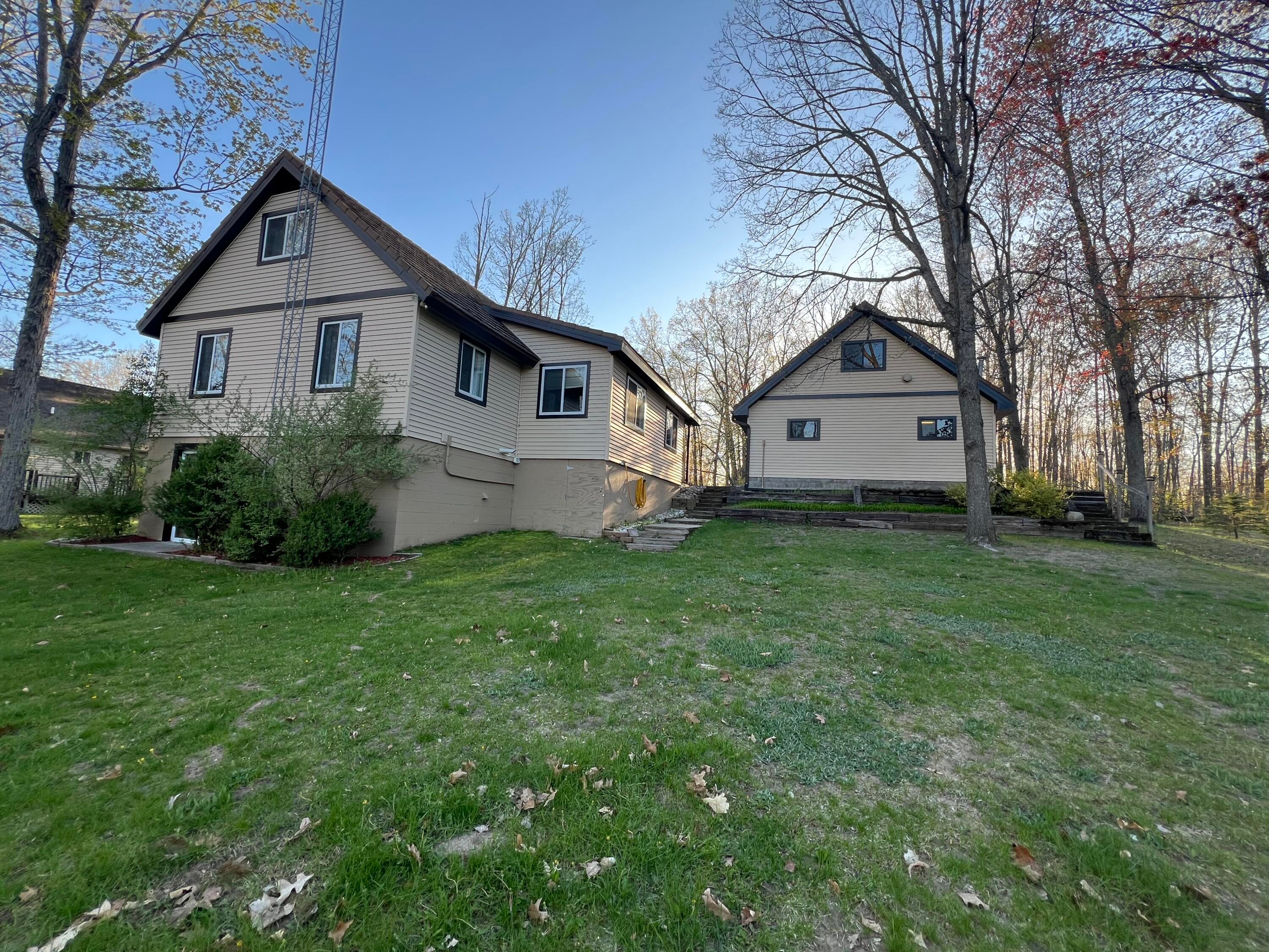 302 Ridgedale Drive Roscommon, MI 48653 - Photo 2 of 67 Gallery Image 2