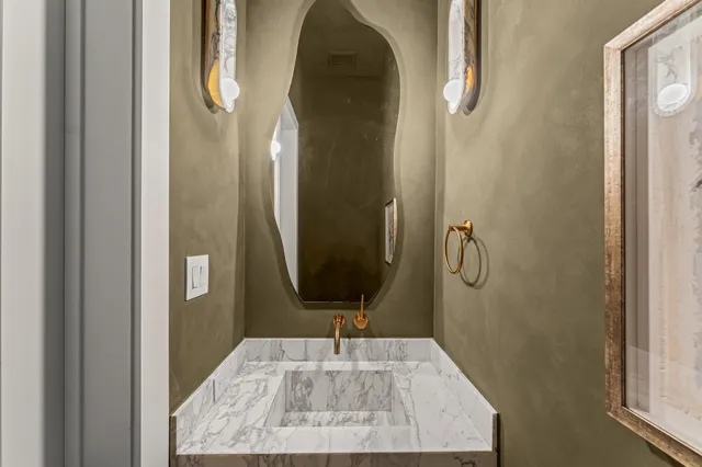 $1,899,990 | 203 East 24th Street, Houston, TX 77008