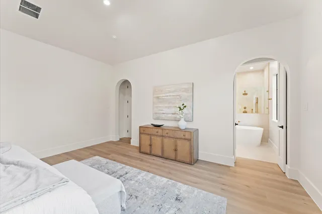 $1,899,990 | 203 East 24th Street, Houston, TX 77008