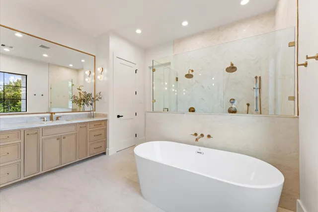 $1,899,990 | 203 East 24th Street, Houston, TX 77008