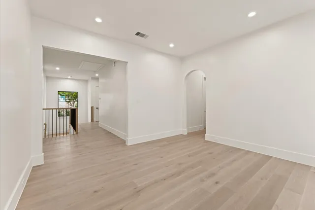 $1,899,990 | 203 East 24th Street, Houston, TX 77008