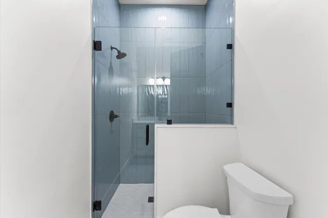 $1,899,990 | 203 East 24th Street, Houston, TX 77008