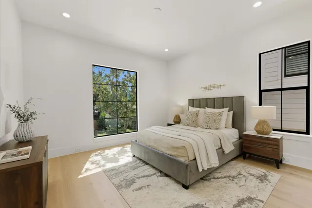 $1,899,990 | 203 East 24th Street, Houston, TX 77008