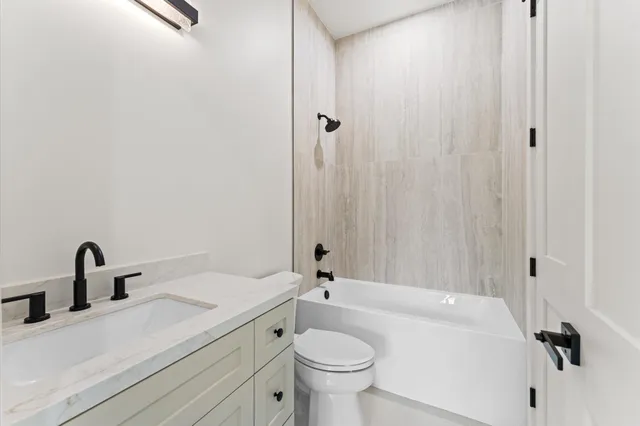 $1,899,990 | 203 East 24th Street, Houston, TX 77008