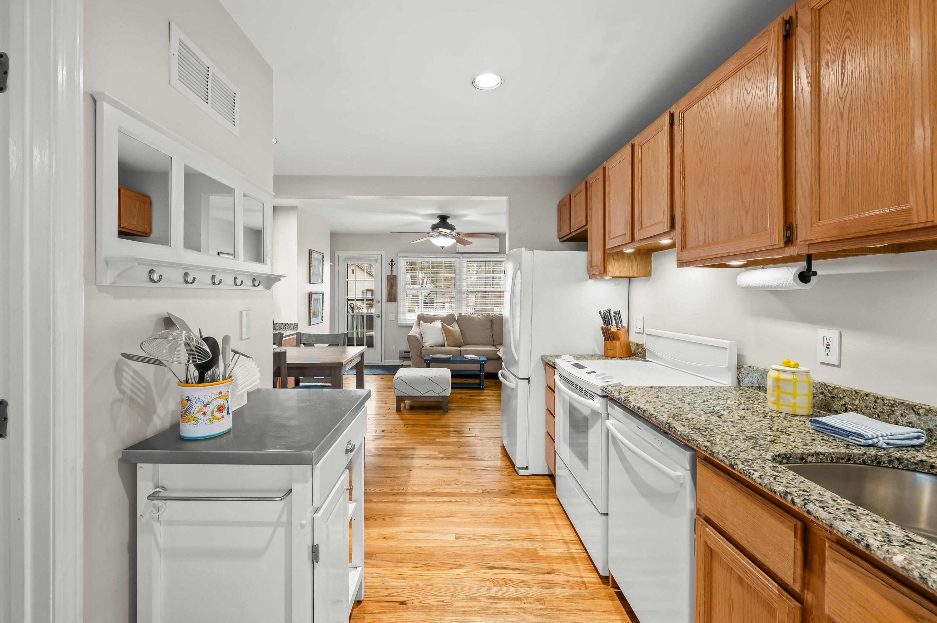 15577 Victor Road, Unit 5 Union Pier, MI 49129 - Photo 11 of 25 13DSC_8616