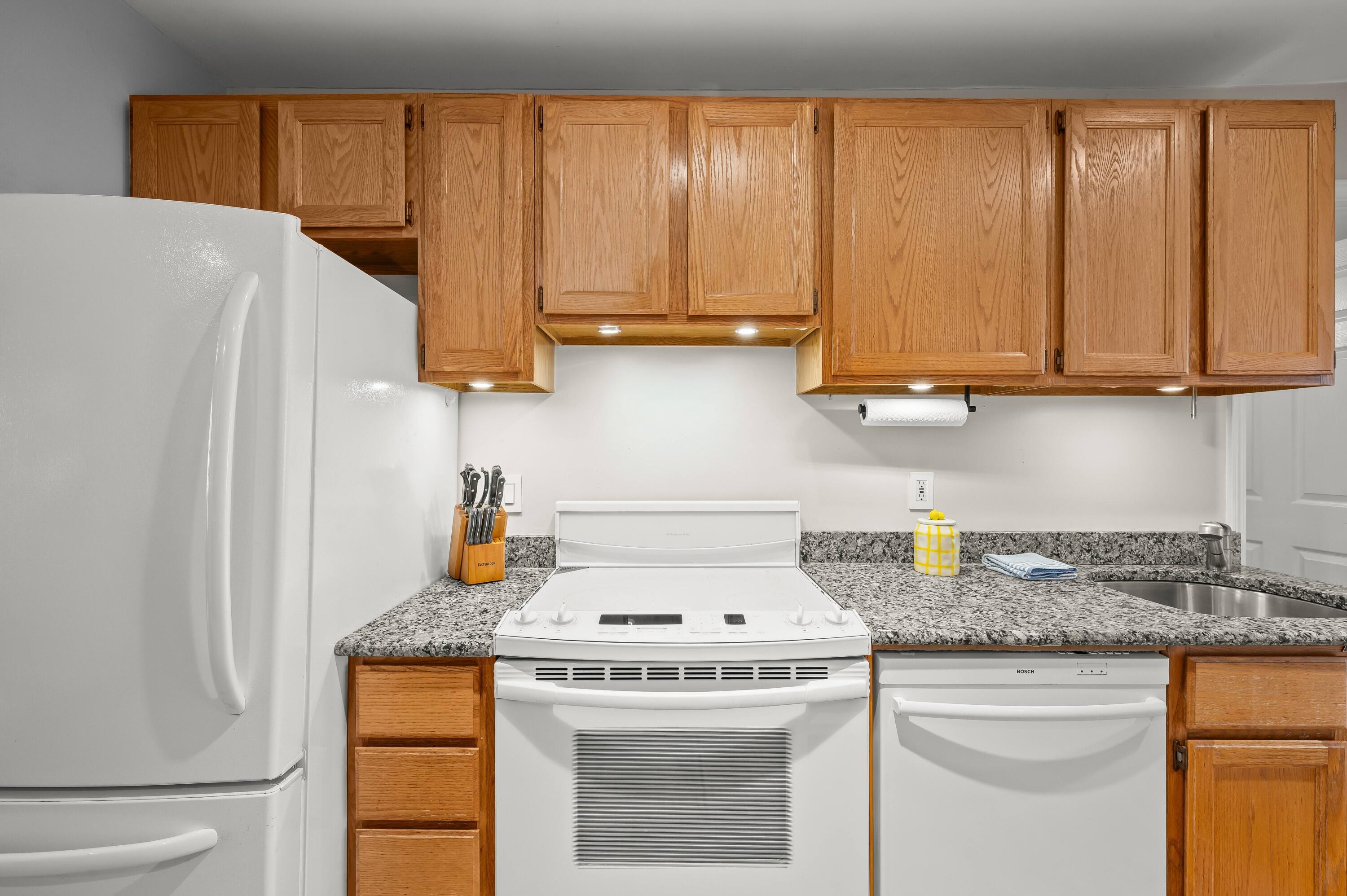 15577 Victor Road, Unit 5 Union Pier, MI 49129 - Photo 12 of 25 12DSC_8610