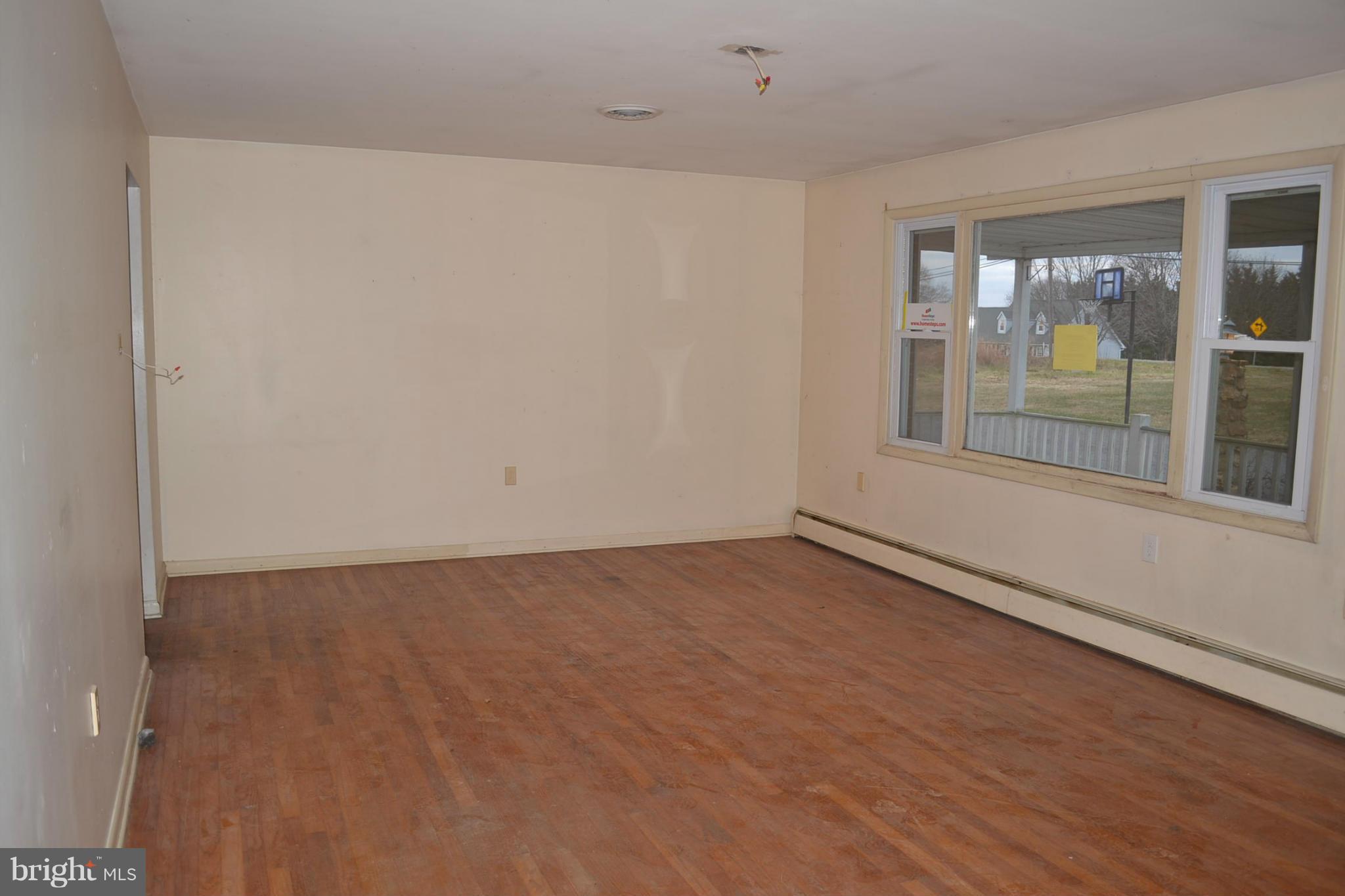 1782 Liberty Grove Road Conowingo, MD 21918 - Photo 3 of 26 Living Room