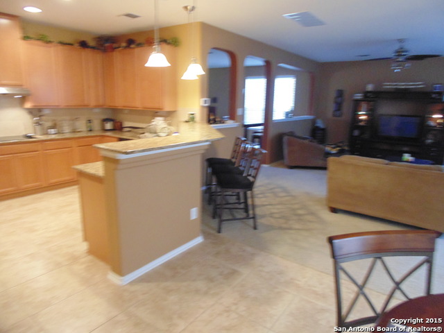 10903 Fox Crest Live Oak, TX 78233 - Photo 9 of 25