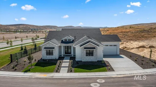 $919,900 | 6963 North Cairnhill Way, Eagle, ID 83616