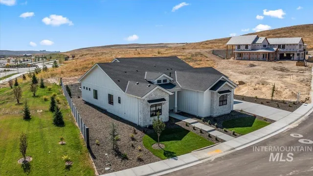 $919,900 | 6963 North Cairnhill Way, Eagle, ID 83616