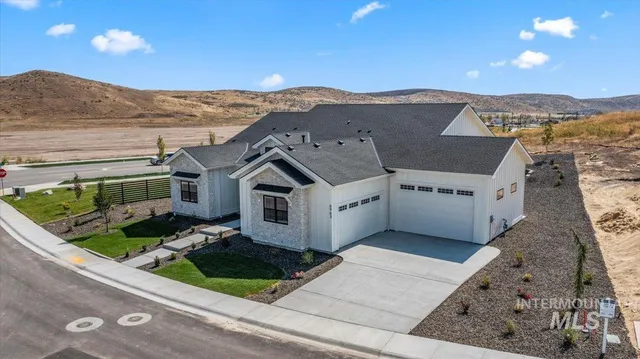 $919,900 | 6963 North Cairnhill Way, Eagle, ID 83616