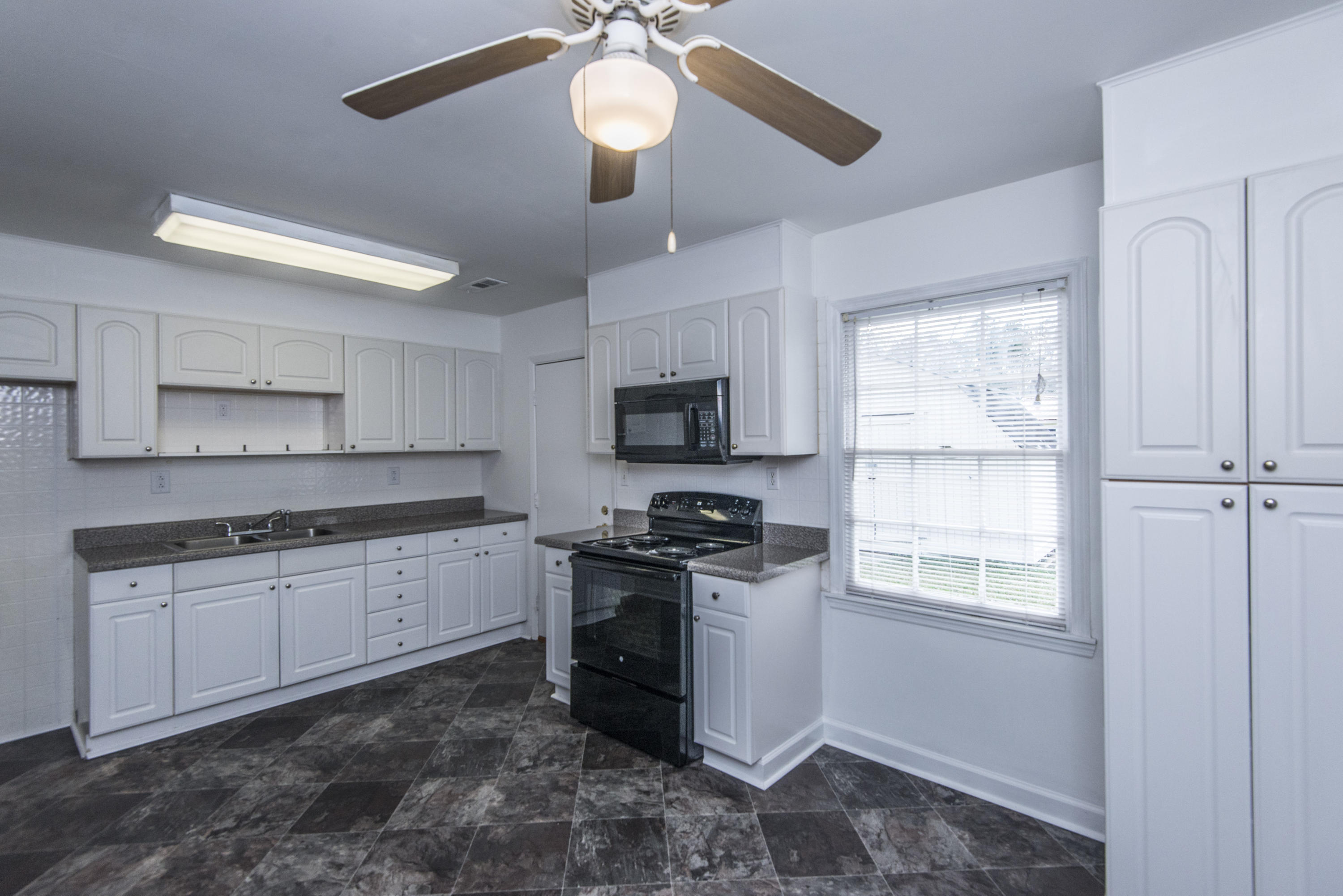 218 Arbor Road Summerville, SC 29485 - Photo 13 of 24 _DSC3448