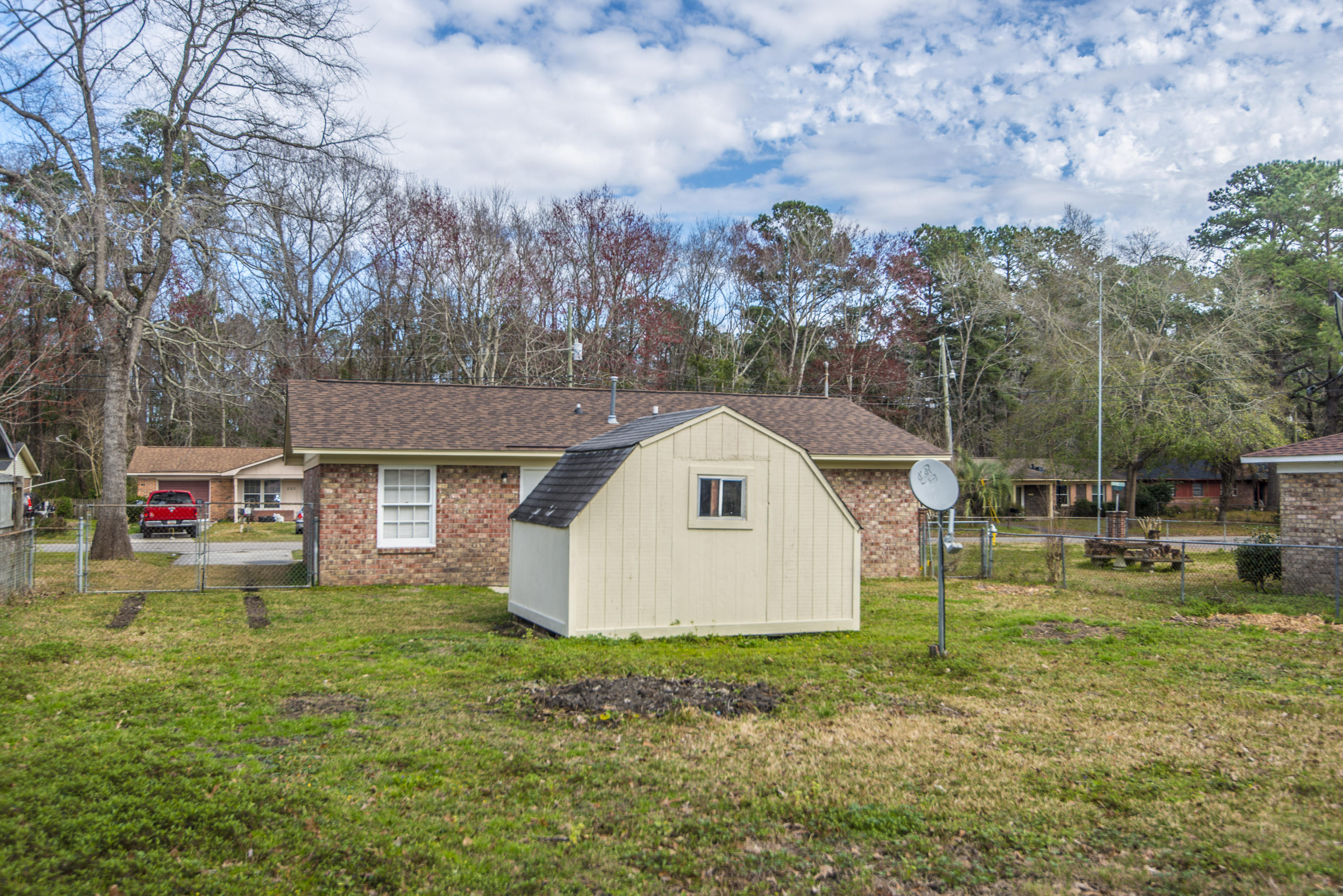218 Arbor Road Summerville, SC 29485 - Photo 5 of 24 _DSC3436