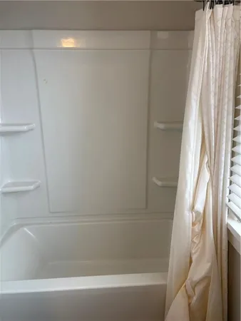 $2,400 | 2010 Broadway Street, New Orleans, LA 70118