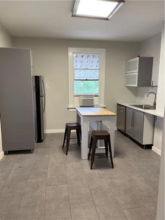 $2,400 | 2010 Broadway Street, New Orleans, LA 70118