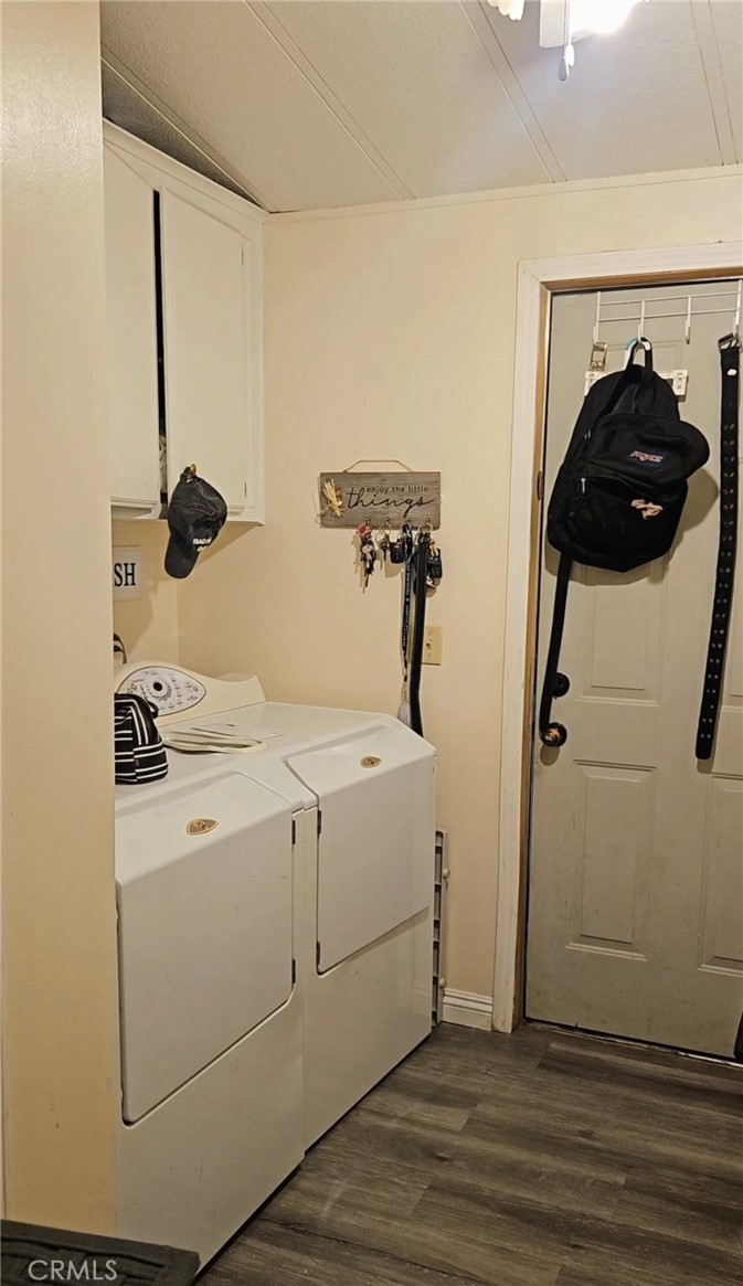 20683 Waalew Road, Unit B190 Apple Valley, CA 92307 - Photo 21 of 26 a utility room with dryer and washer