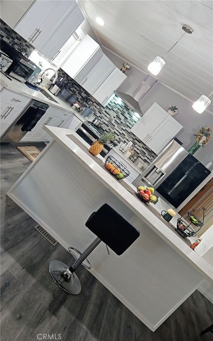 20683 Waalew Road, Unit B190 Apple Valley, CA 92307 - Photo 3 of 26 a black and white photo of a living room