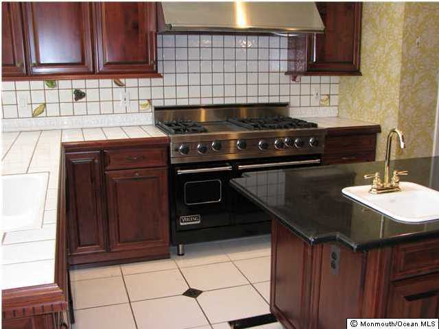 9 Hastings Road Holmdel, NJ 07733 - Photo 4 of 11 Additional Photo
