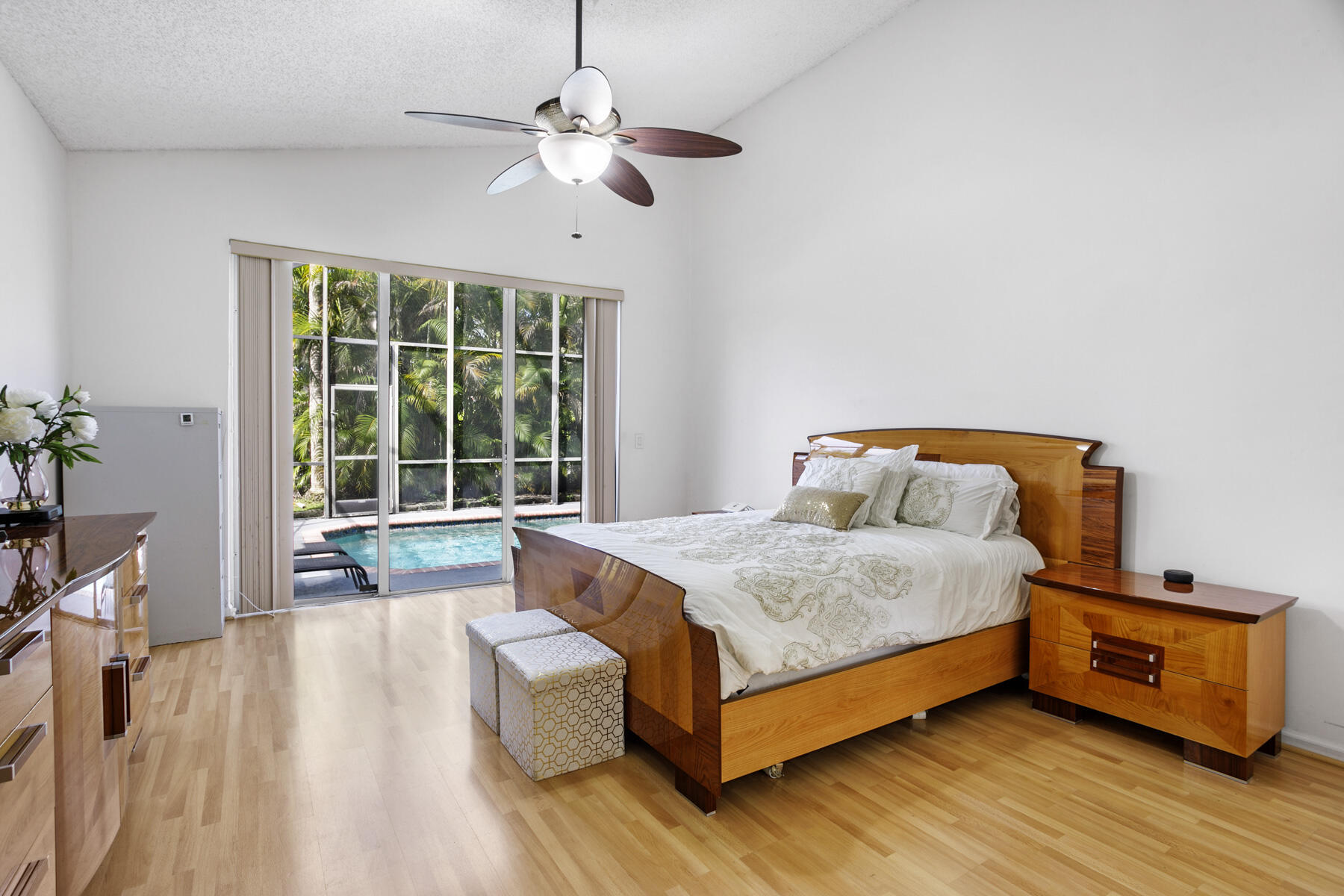 20335 Tierra Del Sol Court Boca Raton, FL 33498 - Photo 16 of 51 Primary Bedroom of Pool