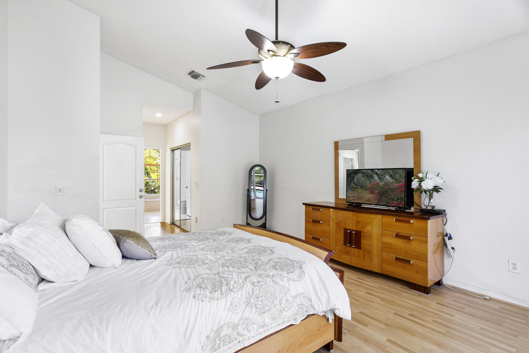 20335 Tierra Del Sol Court Boca Raton, FL 33498 - Photo 17 of 51 Primary Bedroom