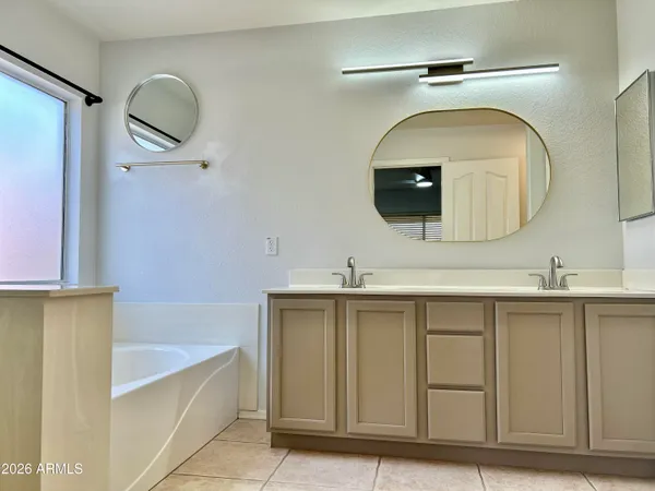 $2,095 | 9750 East Kiva Avenue, Mesa, AZ 85209