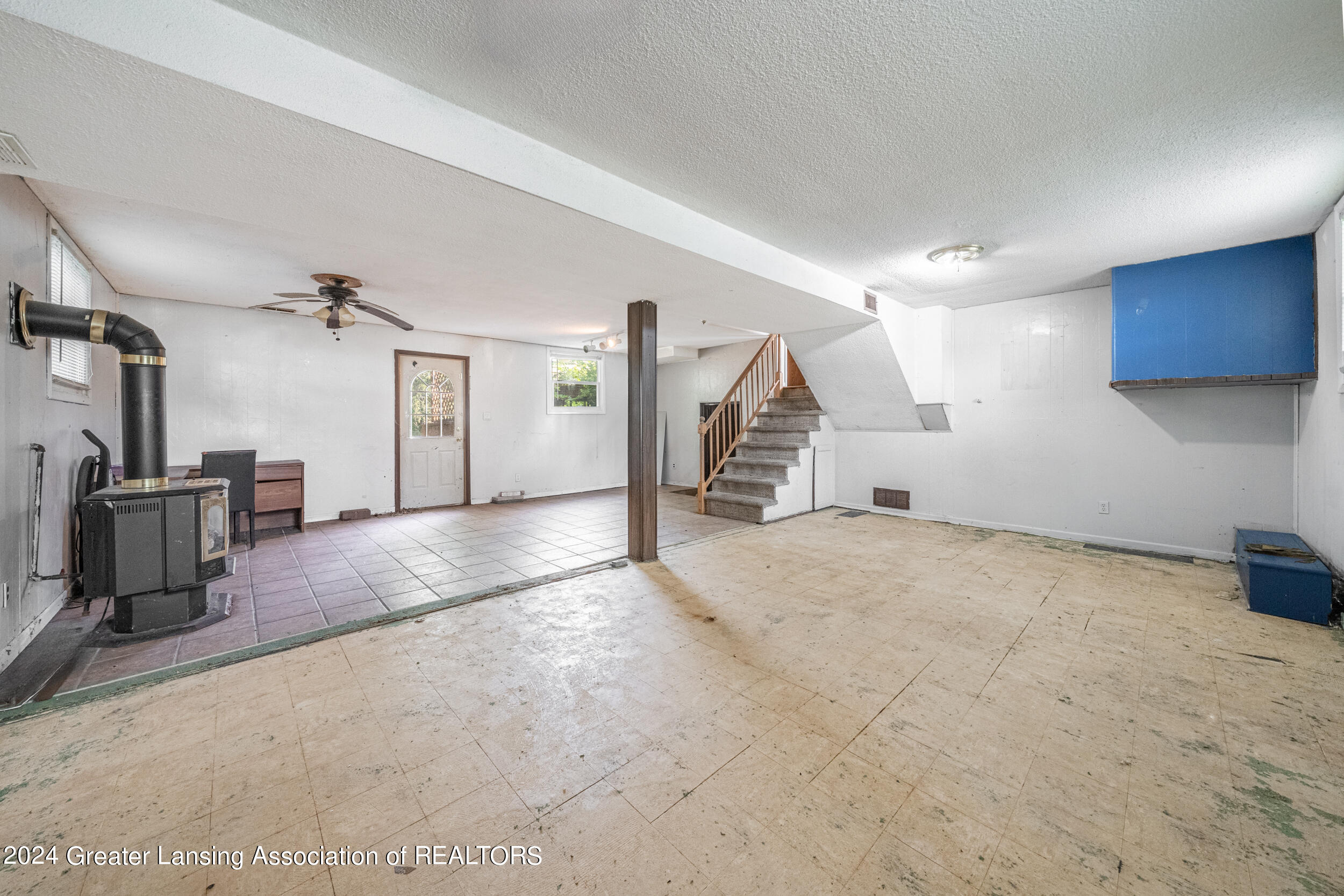 124 West Cavanaugh Road Lansing, MI 48910 - Photo 14 of 21 Family Room