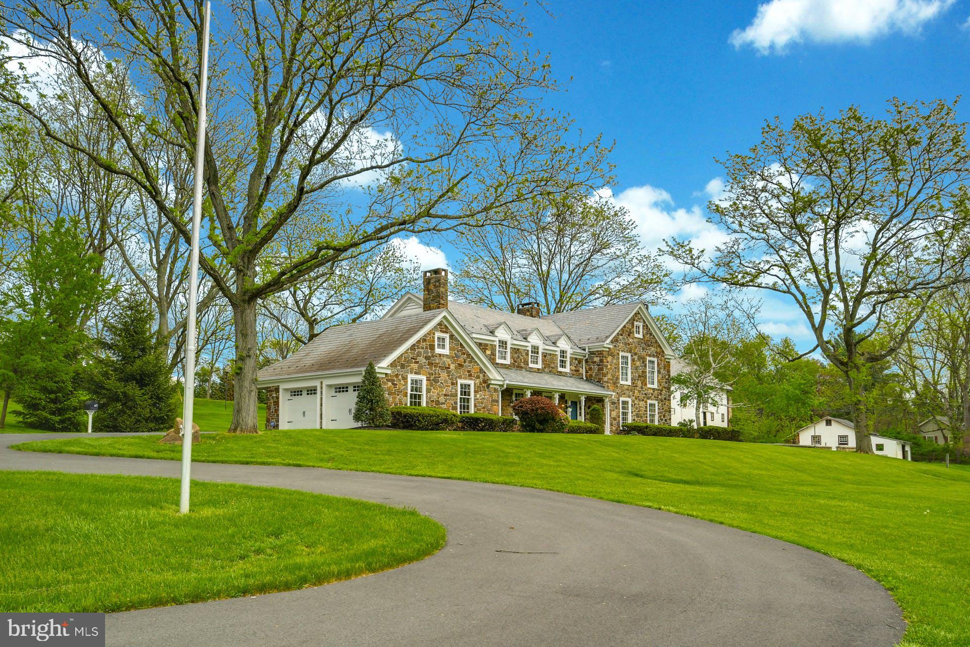 2583 Black River Road Bethlehem, PA 18015 - Photo 4 of 52