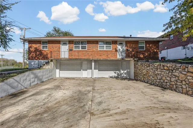 $240,000 | 11302-11304 Putnam Street, Sugar Creek, MO 64054