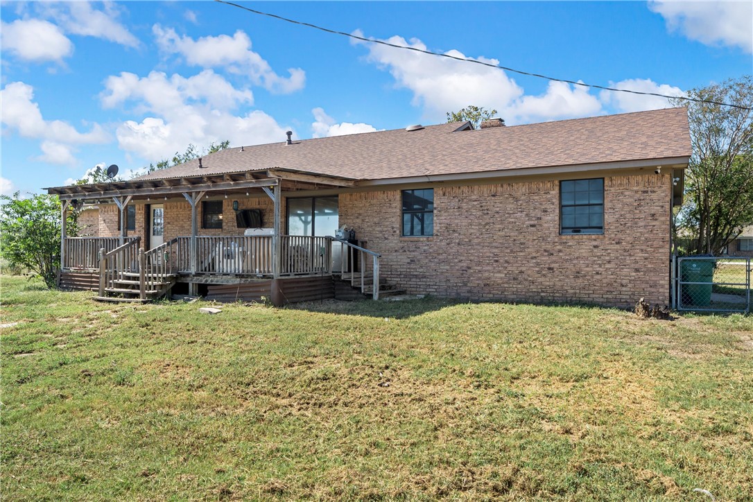 126 Cr 173 Road Marlin, TX 76661 - Photo 25 of 48 a front view of a house with garden