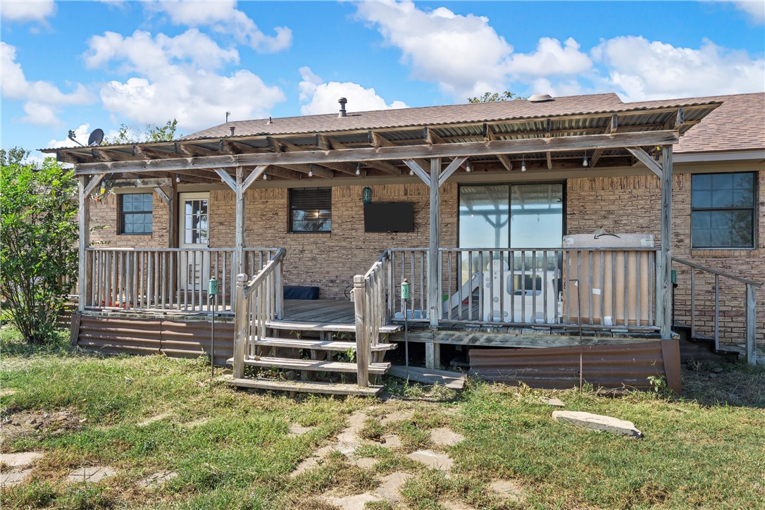 126 Cr 173 Road Marlin, TX 76661 - Photo 26 of 48 a view of a house with wooden fence