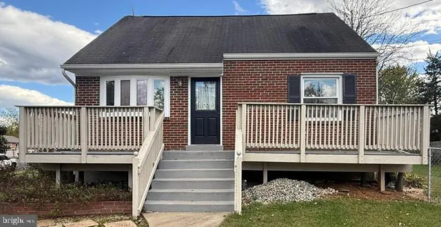 $549,900 | 7703 Amherst Drive, Manassas, VA 20111