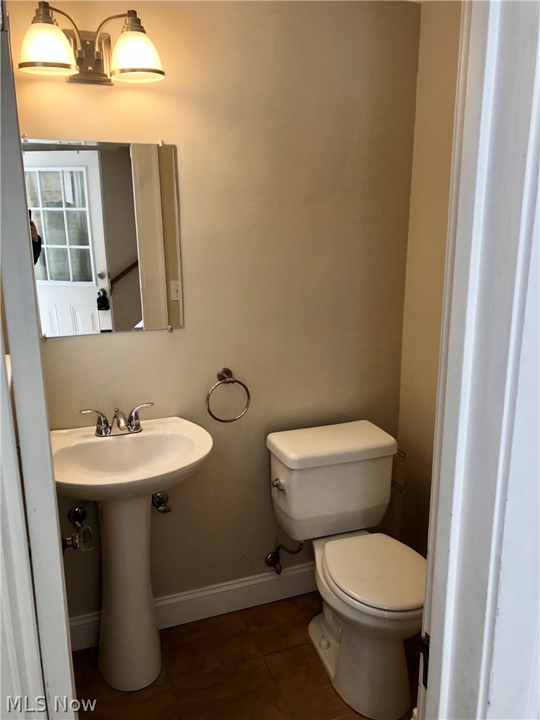 2103 Hampstead Road Cleveland Heights, OH 44118 - Photo 19 of 28