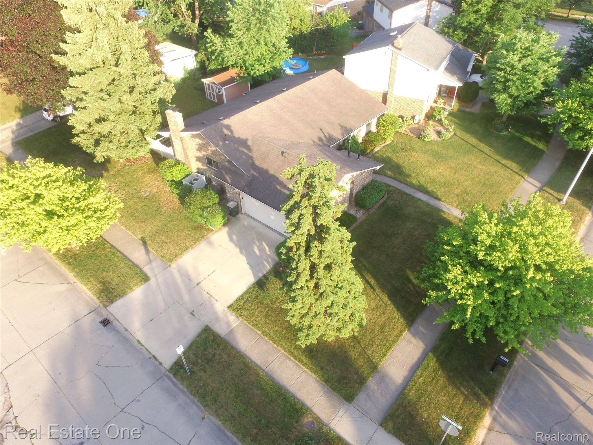 43056 Saxony Road Canton, MI 48187 - Photo 6 of 24 Saxony Drone 7.jpg