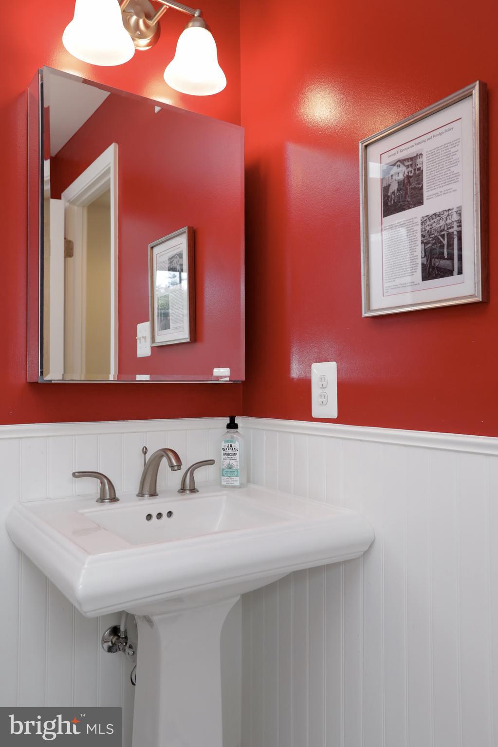 5065 Bicknell Road Marbury, MD 20658 - Photo 29 of 105 First level bathroom