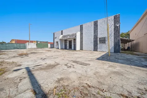 $3,250,000 | 8015 Northwest 98th Street, Hialeah Gardens, FL 33016
