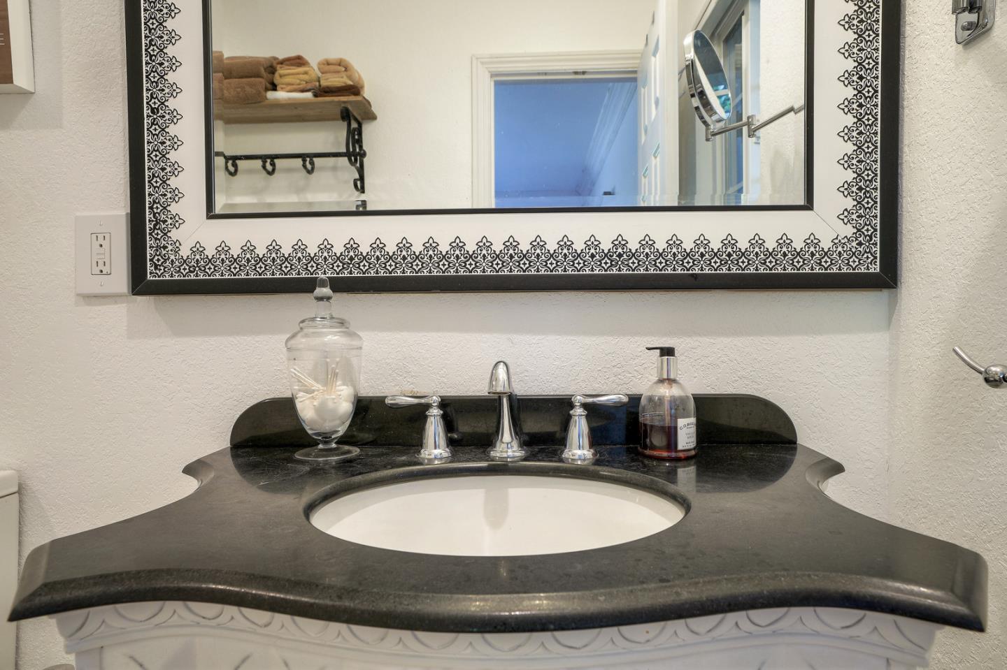 8710 Dyer Road Salinas, CA 93907 - Photo 28 of 50 Gallery Image 28