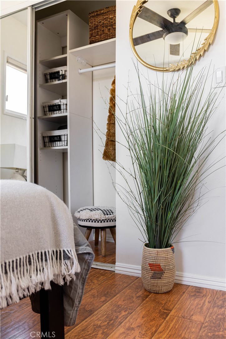1514 Pilgrim Way Monrovia, CA 91016 - Photo 22 of 47 a vase of flowers sitting on a dining table