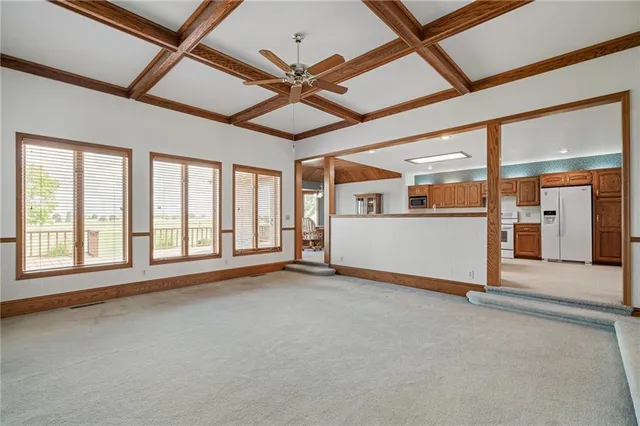 $695,000 | 1001 East Park Road, Garnett, KS 66032