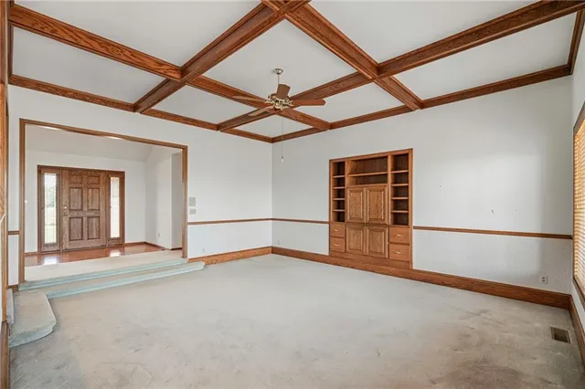 $695,000 | 1001 East Park Road, Garnett, KS 66032