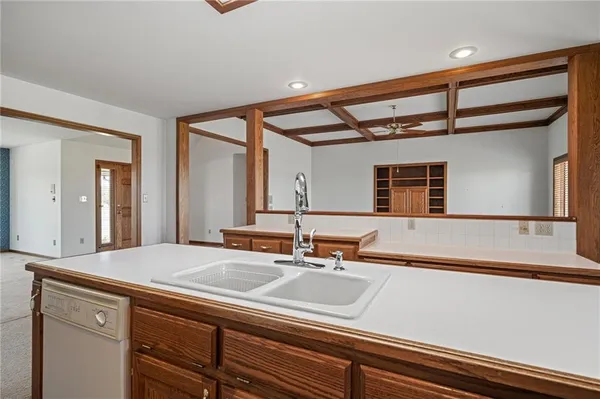 $695,000 | 1001 East Park Road, Garnett, KS 66032