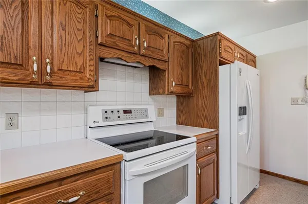 $695,000 | 1001 East Park Road, Garnett, KS 66032