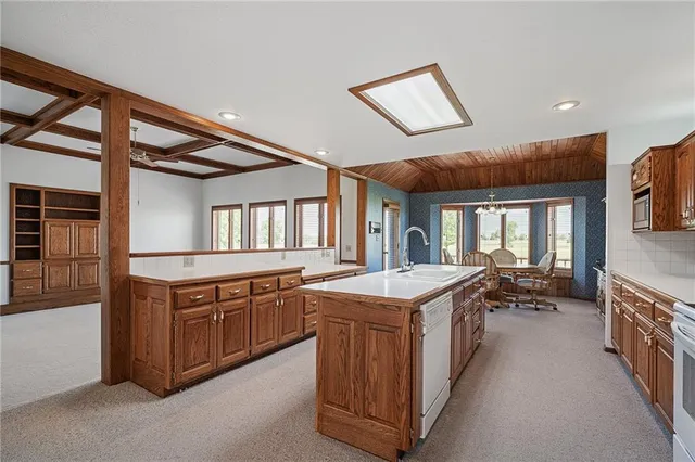 $695,000 | 1001 East Park Road, Garnett, KS 66032